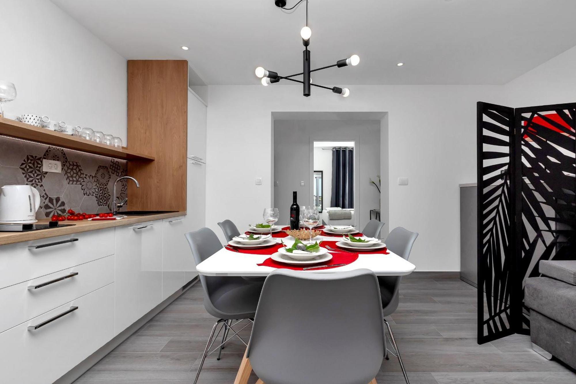 Apartments Strada Tučepi Eksteriør billede
