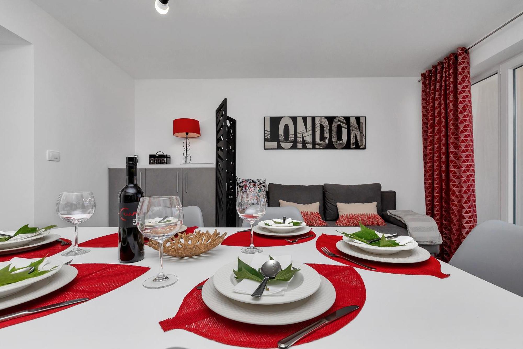 Apartments Strada Tučepi Eksteriør billede