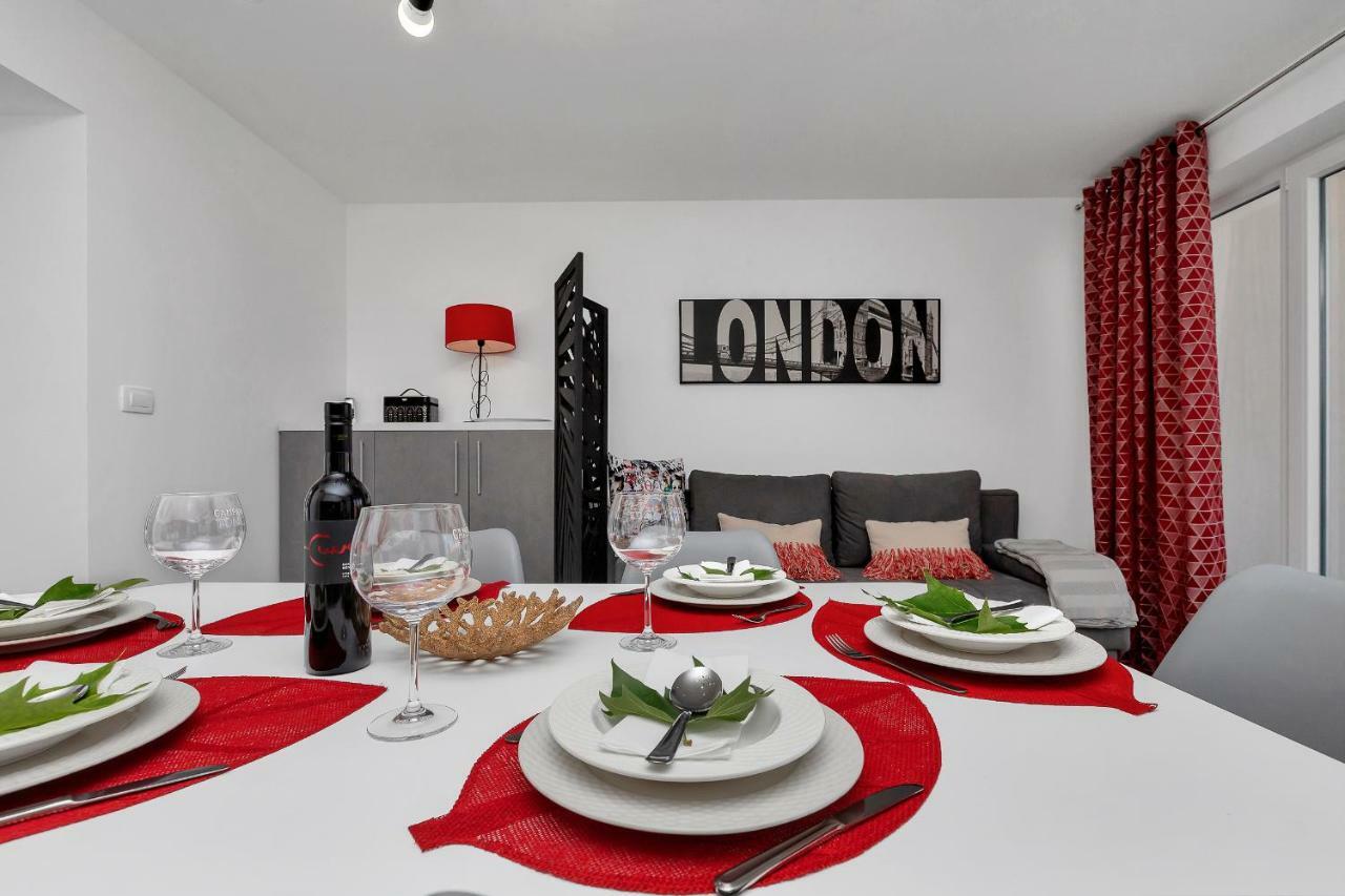 Apartments Strada Tučepi Eksteriør billede
