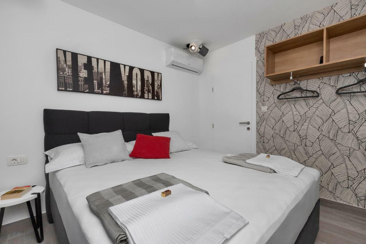 Apartments Strada Tučepi Eksteriør billede